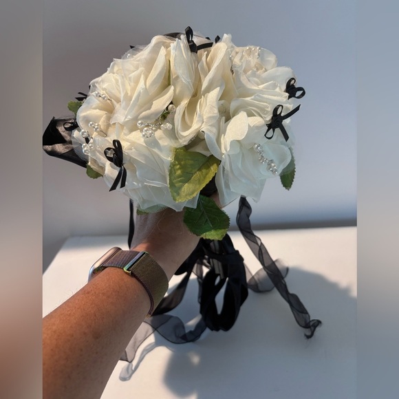Halloween Gothic Bride Bouquet | White Roses w/ Black Ribbons & Pearls | Costume - Picture 4 of 5
